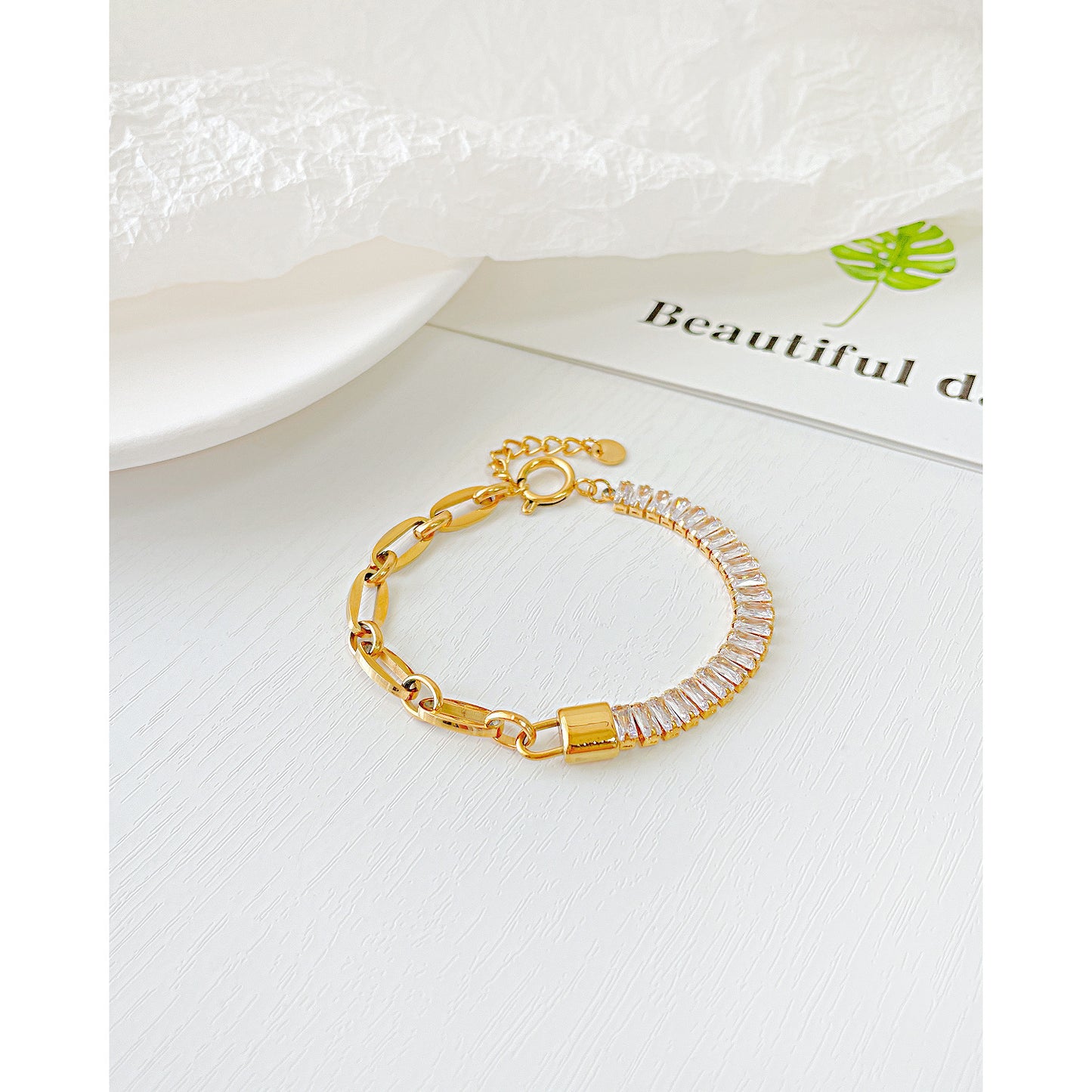 Thick Titanium-Steel “Lock” Bracelet – Gold Finish, Adjustable 17 + 3.5 cm