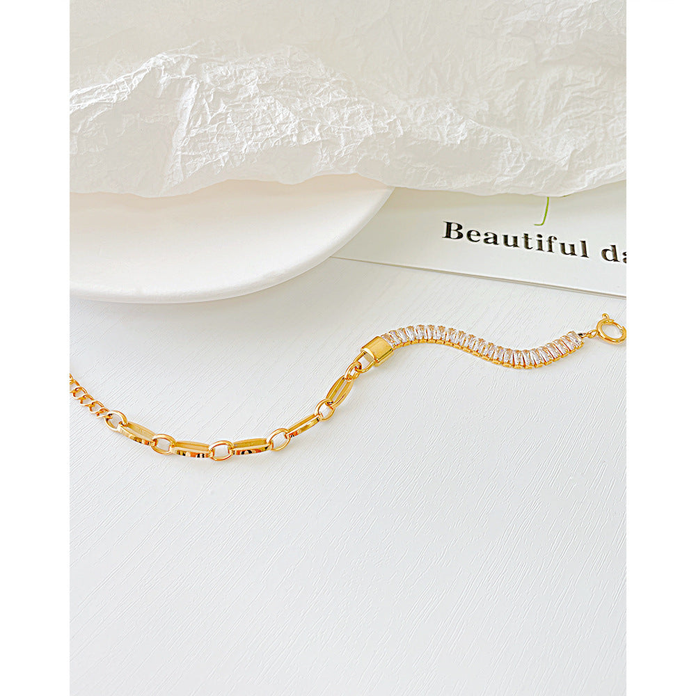 Thick Titanium-Steel “Lock” Bracelet – Gold Finish, Adjustable 17 + 3.5 cm